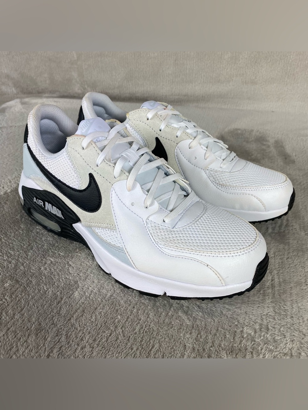 Nike Air Max Excee FN7304-100 Mens Size 10 White Black Running Shoes Athletic